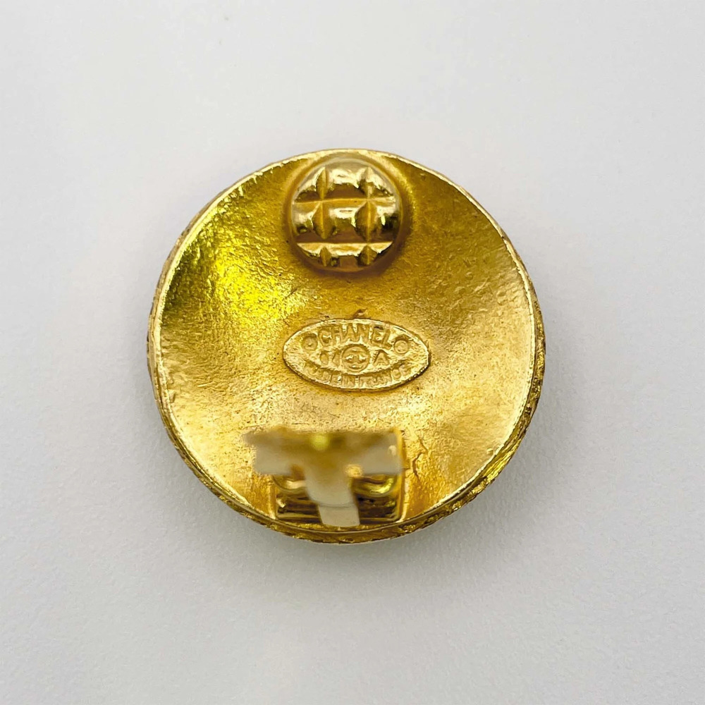 CHANEL Vintage Gold Logo Earrings - Picture 5 of 7